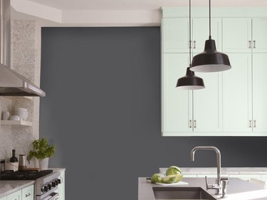 Add warmth, charm and depth to a kitchen by painting cabinets in a soft colour such as the soft green of Sico’s Alpine Morning (6163-31), which pops against the back wall’s steely Basalt Grey (6208-63).