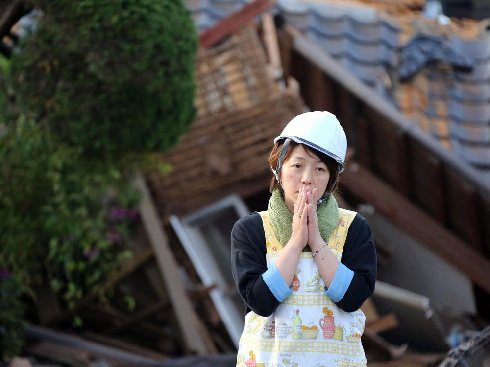 Rescuers Rush To Trapped Residents As Japan Quakes Kill 41 Ottawa Citizen