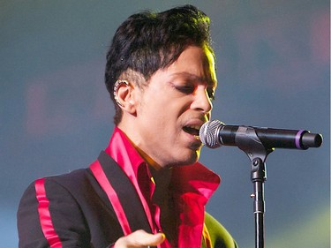 US singer Prince (born Prince Rogers Nelson) performs in Yas Island on the final night of the Abu Dhabi Formula One Grand Prix, on November 14, 2010. Red Bull's German driver Sebastian Vettel won the race and the 2010 drivers' world championship.
