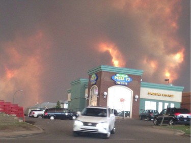 Fort McMurray fire, May, 3, 2016. Courtesy Ramesh Vora