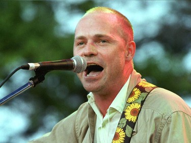 Gordon (Gord) Downie played with a different band e at Geulph's Hillside concert.