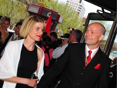 Gord Downie arrives with his wife Laura Usher at he Governor General's Performing Arts Awards Gala at the NAC in 2008.