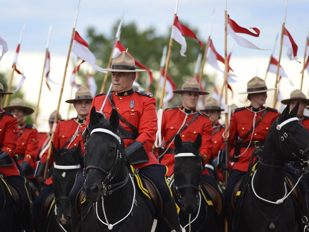 Photos: Canadian Sunset Ceremonies | Ottawa Citizen