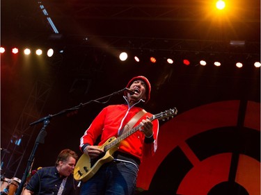 Ben Harper performing on the Claridge Homes Stage.