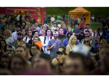 Fans enjoy the Dean Brody concert.