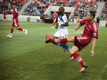 Ottawa Fury FC Fernando Timbo kicks the ball.