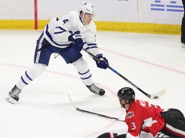 Auston Matthews shoots to score his second goal in the first period.