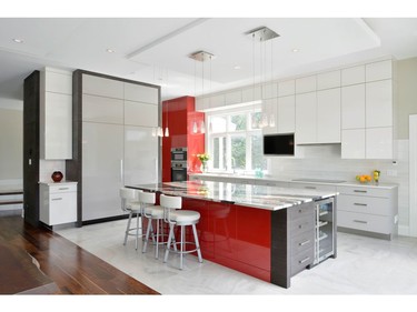 Gerhard Linse Design and Crossford Construction won the 2016 Housing Design Awards in the category of custom kitchen, 241 sq. ft. or more, contemporary, $75,001 and over, for this eye-popping red and white kitchen.