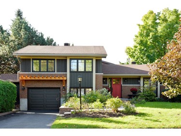 Chuck Mills Design won the 2016 Housing Design Awards in the category of renovation under $60,000 for the makeover of the facade of a 1980s two-storey.