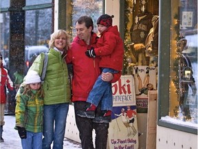 DAYTRIP: LAKE PLACID VILLAGE STROLL (DEC. 3)

Visitors to the picturesque mountain town of Lake Placid can take advantage of free samples and discounts during the Holiday Village Stroll Dec. 9-11.  Photo: ORDA/Dave Schmidt