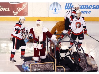 Santa Claus teams up with Peterborough Petes to deliver holiday