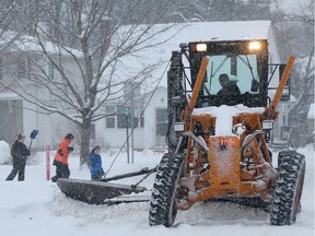 Snow removal in Ottawa Monday Dec 12, 2016. Tony Caldwell