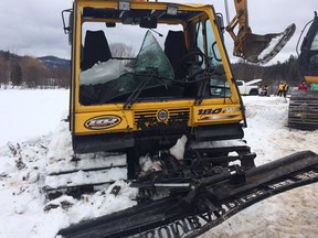 A man and his wife narrowly escaped serious injury when their snowgrooming machine sank into a lake near Val-des-Monts.