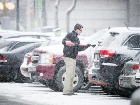 The forecast calls for Ottawa to be hit with snow and freezing ice pellets starting Monday night, with an accumulation of 15 cm.