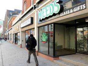 Ottawa police officers quietly forced the closure of Weeds, a downtown marijuana dispensary on Tuesday afternoon.