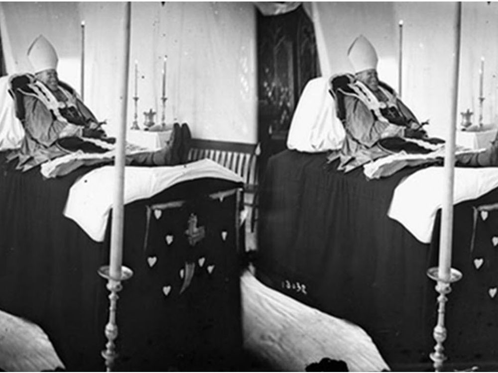 The funeral selfie: Grave new world or an instinct as old as time? | Ottawa Citizen