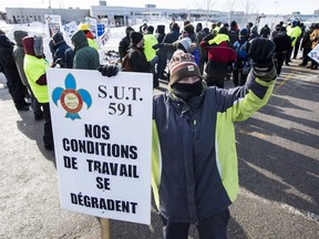 Gatineau bus drivers and maintenance workers on a rotating strike against the Société de transport de l'Outaouais (STO). March 16,2017. Errol McGihon/Postmedia