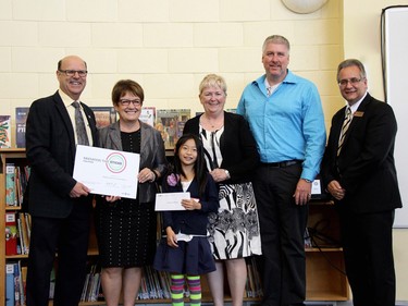 Accepting recognition as the top innovative school board in Canada, the Ottawa Catholic School Board is now helping other school boards across the country implement innovation into their classrooms.