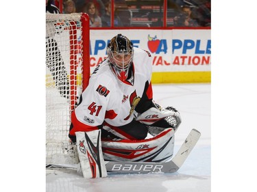 PHILADELPHIA, PA - MARCH 28:  Craig Anderson #41 of the Ottawa Senators tends net against the Philadelphia Flyers during the second period at the Wells Fargo Center on March 28, 2017 in Philadelphia, Pennsylvania.