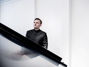 Pianist Stephen Hough will perform at the 2017 Ottawa  Chamberfest