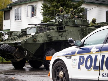 The Canadian Forces were called into Gatineau to help with the flooding in Gatineau Sunday May 7, 2017.