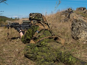 Canadian and Latvian soldiers train together in Germany on Exercise ALLIED SPIRIT VI during Operation REASSURANCE on March 26, 2017.   Photo: MCpl Jennifer Kusche, Canadian Forces.