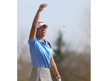 Susan Xiao checks the wind during the second round.
