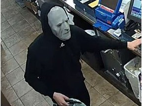 The Ottawa Police Service Robbery Unit is investigating a recent convenience store robbery and is seeking the public's assistance to identify the suspect responsible.  On August 5, 2017, a lone male suspect, disguised, entered a convenience store situated along the 400 block of Moodie Drive.