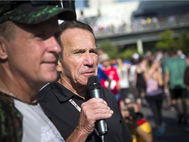 The 10th anniversary of the 2017 Canada Army Run took place Sunday, September 17, 2017 with 5K, 10K and half marathon races. Major-General Simon Hetherington and the founder of Running Room John Stanton at the finish line.