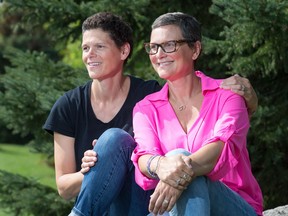 Rebecca Hollingsworth (R) and her sister Mary Ellen Hughson were both diagnosed with breast cancer in the same week. Now they're raising money for a sophisticated MRI machine to help diagnose cancer in other patients.