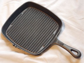 Ottawa: 11/14/06:  Gay Cook column in Food of Xmas gift ideas.  Cast-iron ribbed griddle pan. --Food: Christmas gift ideas      photo by Rod MacIvor/Canwest News service/Ottawa Citizen File number 80513

Styl-21-Eco1 colour cc. Tight crop please. JB