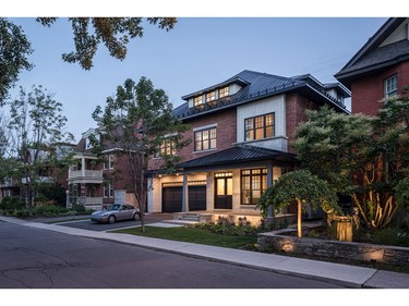 The GOHBA Housing Design Awards 2017 winner in the category Custom Urban Home (3,501 sq. ft. or more) - Traditional is Glebe Avenue Residence: Flynn Architect Inc. with Crossford Construction.