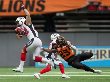 Greg Ellingson, Ronnie Yell

Ottawa Redblacks' Greg Ellingson, left, and B.C. Lions' Ronnie Yell (25) collide during the first half of a CFL football game in Vancouver, B.C., on Saturday, October 7, 2017. THE CANADIAN PRESS/Darryl Dyck ORG XMIT: VCRD122
DARRYL DYCK,