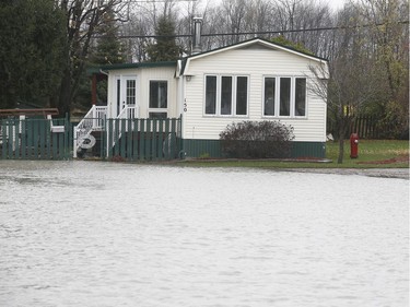Residents of Parc se la Riviera in Gatineau had to be evacuated due to flooding Monday Oct. 30, 2017. 50 people were evacuated.