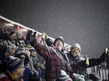 Fans didn't let a little snow stop their excitement for the 2017 Grey Cup at TD Place between the Calgary Stampeders and Toronto Argonauts.