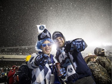 Fans didn't let a little snow stop their excitement for the 2017 Grey Cup at TD Place between the Calgary Stampeders and Toronto Argonauts.