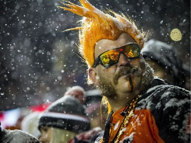 Fans didn't let a little snow stop their excitement for the 2017 Grey Cup at TD Place between the Calgary Stampeders and Toronto Argonauts.