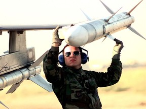 AIM-120_AMRAAM