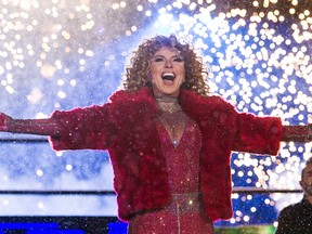 Canadian singer-songwriter Shania Twain performed at the halftime show at the 2017 Grey Cup at TD Place between the Calgary Stampeders and Toronto Argonauts. Twain made a very Canadian entrance on a dog sled.