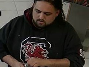 Suspect is sought in credit card fraud in Gatineau.