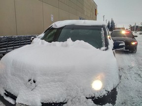 Phil Kane‏ tweet
"I used my brush to clear the windshield".    Driver thought that was enough.   It was like driving behind a snowstorm. 

Clear ALL the snow! 

#ProjectIgloo 
#otttraffic