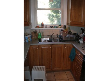 The original kitchen was cramped and small. It barely had enough room for more than one person.
0203 home reno