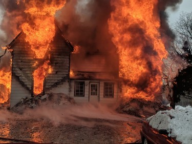 These pictures show the intensity of the wind and its effect on the fire on Stagecoach Road.