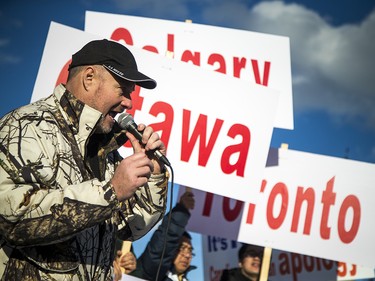 Stéphane Roch of La Meute (Wolf Pack) addresses the collection of Anti-Muslim protestors on Sunday. 

Ashley Fraser/Postmedia