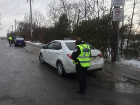 Gatineau police handed out 62 tickets in a one-hour crackdown on carpooling violations Wednesday.