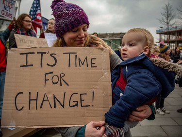 March for Our Lives event outside US Embassy, London. Led by young people in over 800 locations around the world, including Sydney, Tokyo, Mumbai, plus hundreds of places in the US, the demonstrators demand that the US Congress pass sweeping legislative change on gun control.  Featuring: Atmosphere, View Where: London, United Kingdom When: 24 Mar 2018 Credit: Wheatley/WENN ORG XMIT: wenn33971562