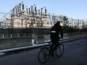 A Con Edison power plant stands in a Brooklyn neighborhood across from Manhattan on March 15, 2018 in New York City. As US officials step up sanctions on Russian intelligence for its interference in the 2016 elections, members of the Trump administration have accused Russia of a cyber-assault on the domestic energy grid and other key parts of America's infrastructure.