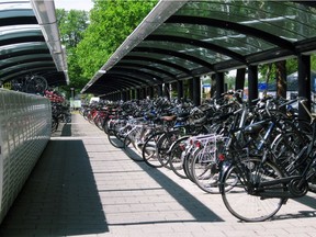 The small town of Nunspeet near Utrecht in Holland, appears to have no problem finding space for both bikes and cars. (Courtesy: Les Humphreys)