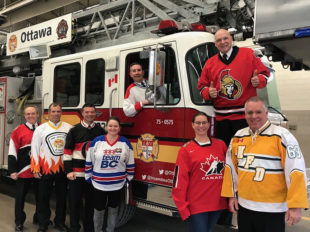 Canadians don hockey jerseys in show of solidarity with Humboldt