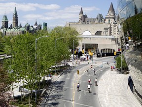 Thanks to NOKIA Sunday Bikedays, cyclists can enjoy over 50 kilometres of car-free roads on Ottawa’s scenic parkways every Sunday between May 20 and Labour Day Weekend.